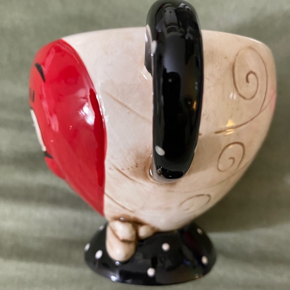 Johanna Parker Heart-Shaped Red and Black Art Mug UBM - Picture 6 of 7